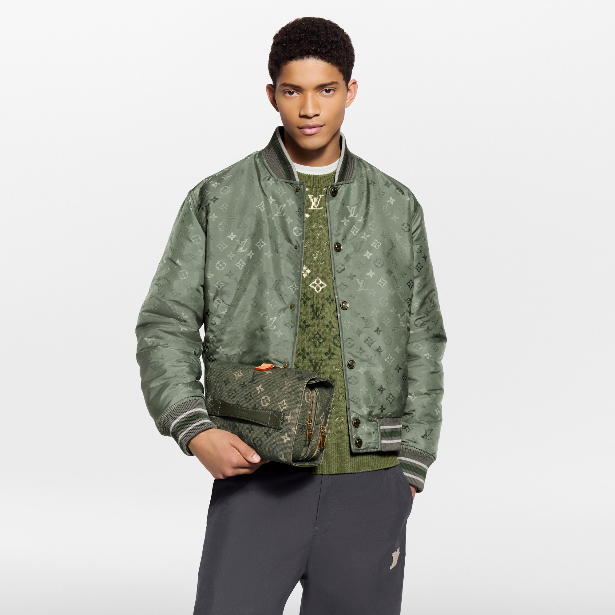 กระเป๋ารุ่น Hanging Toiletry Bag Monogram Other in ผู้ชาย