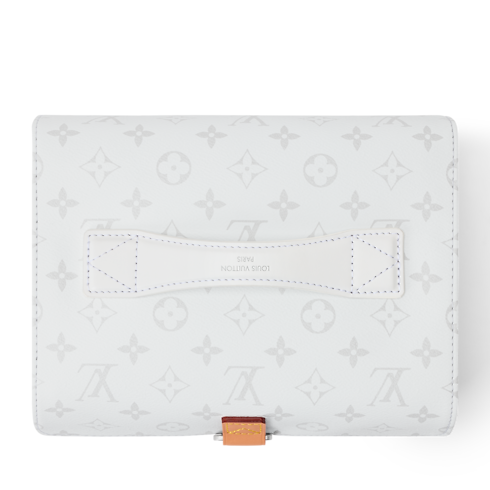กระเป๋ารุ่น Hanging Toiletry Bag 2 Compartments แคนวาสประเภทอื่น in ผลิตภัณฑ์ใหม่'s สำหรับผู้ชาย สั่งซื้อออนไลน์ล่วงหน้า: LV Ski collections by Louis Vuitton (การย่อ/ขยายผลิตภัณฑ์)