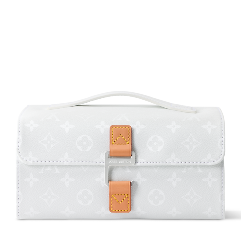กระเป๋ารุ่น Hanging Toiletry Bag 2 Compartments แคนวาสประเภทอื่น in ผลิตภัณฑ์ใหม่'s สำหรับผู้ชาย สั่งซื้อออนไลน์ล่วงหน้า: LV Ski collections by Louis Vuitton (การย่อ/ขยายผลิตภัณฑ์)