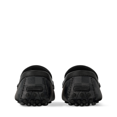รองเท้ามอคคาซินรุ่น HOCKENHEIM Damier Graphite แคนวาส in ผู้ชาย's รองเท้า รองเท้าสำหรับผู้ชาย collections by Louis Vuitton (การย่อ/ขยายผลิตภัณฑ์)