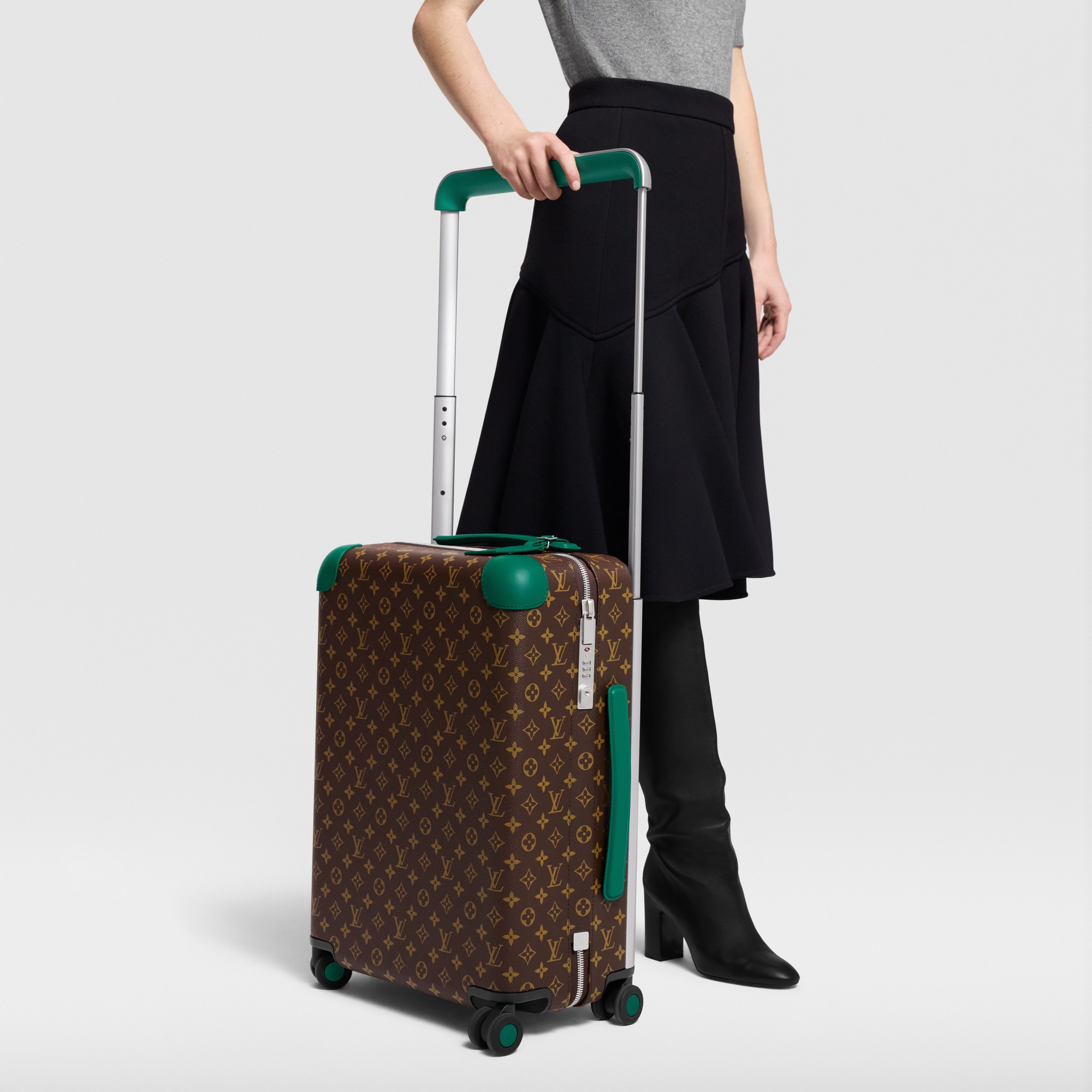 กระเป๋าเดินทางรุ่น Horizon 55 G73 in ผู้ชาย