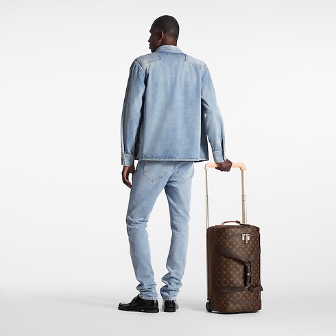 กระเป๋ารุ่น Horizon Soft Duffle 55 Monogram แคนวาส in ผู้ชาย's การเดินทางและท่องเที่ยว กระเป๋ารุ่น Horizon collections by Louis Vuitton (การย่อ/ขยายผลิตภัณฑ์)