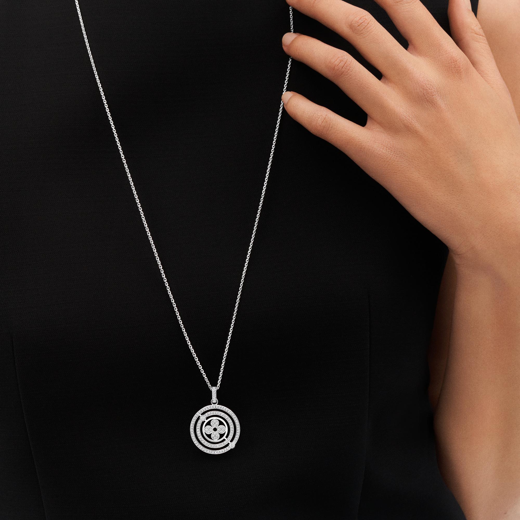 สร้อยคอ Idylle Blossom Medallion, ไวท์โกลด์และเพชร  in จิวเวลรี่
