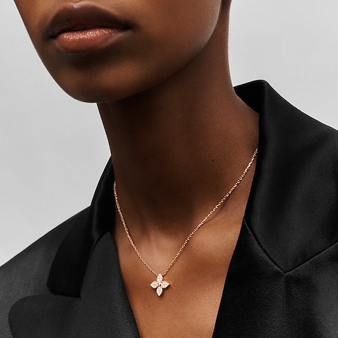 จี้ Idylle Blossom พิงค์โกลด์และเพชร in จิวเวลรี่'s หมวดหมู่ ไฟน์จิวเวลรี่ทั้งหมด collections by Louis Vuitton (การย่อ/ขยายผลิตภัณฑ์)