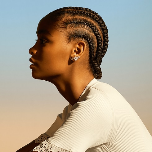 ต่างหู Idylle Blossom, ทองคำ 3 ชนิดและเพชร in จิวเวลรี่'s หมวดหมู่ ไฟน์จิวเวลรี่ทั้งหมด collections by Louis Vuitton (การย่อ/ขยายผลิตภัณฑ์)