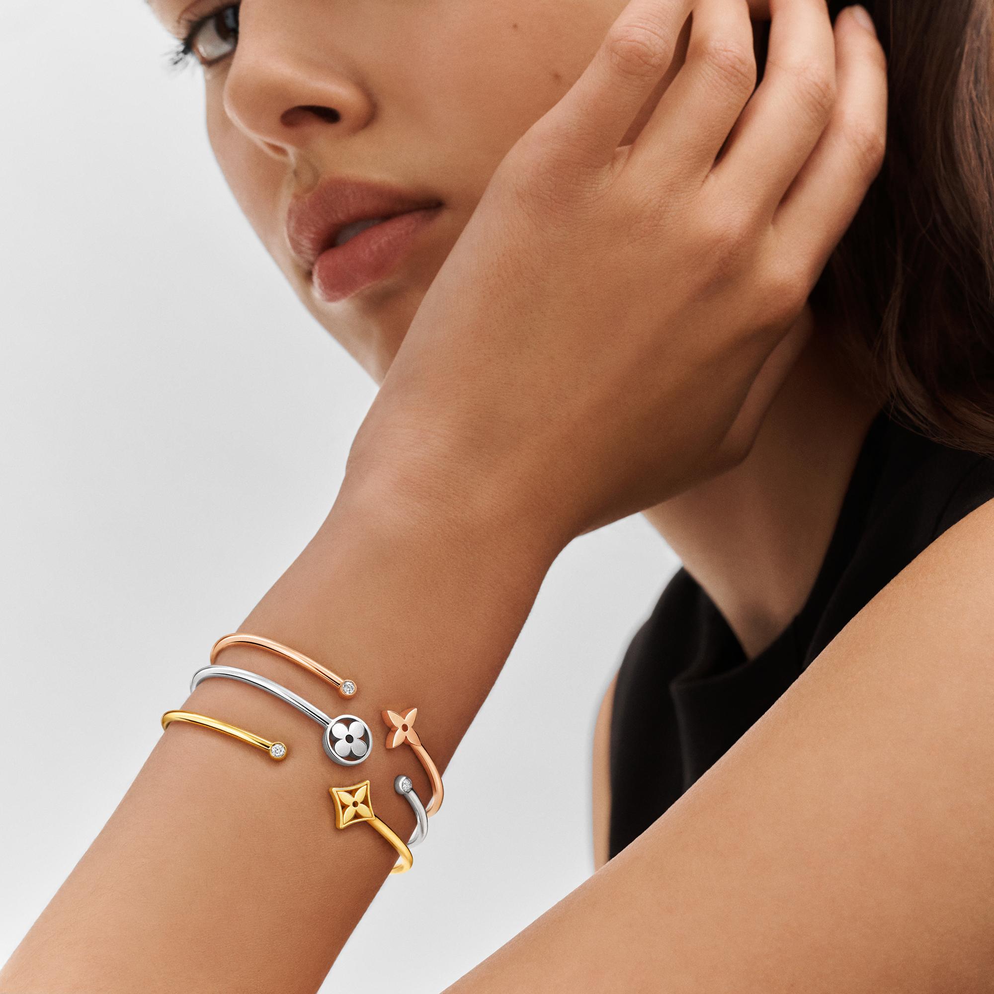 กำไลข้อมือ Idylle Blossom Twist, ไวท์โกลด์  in จิวเวลรี่