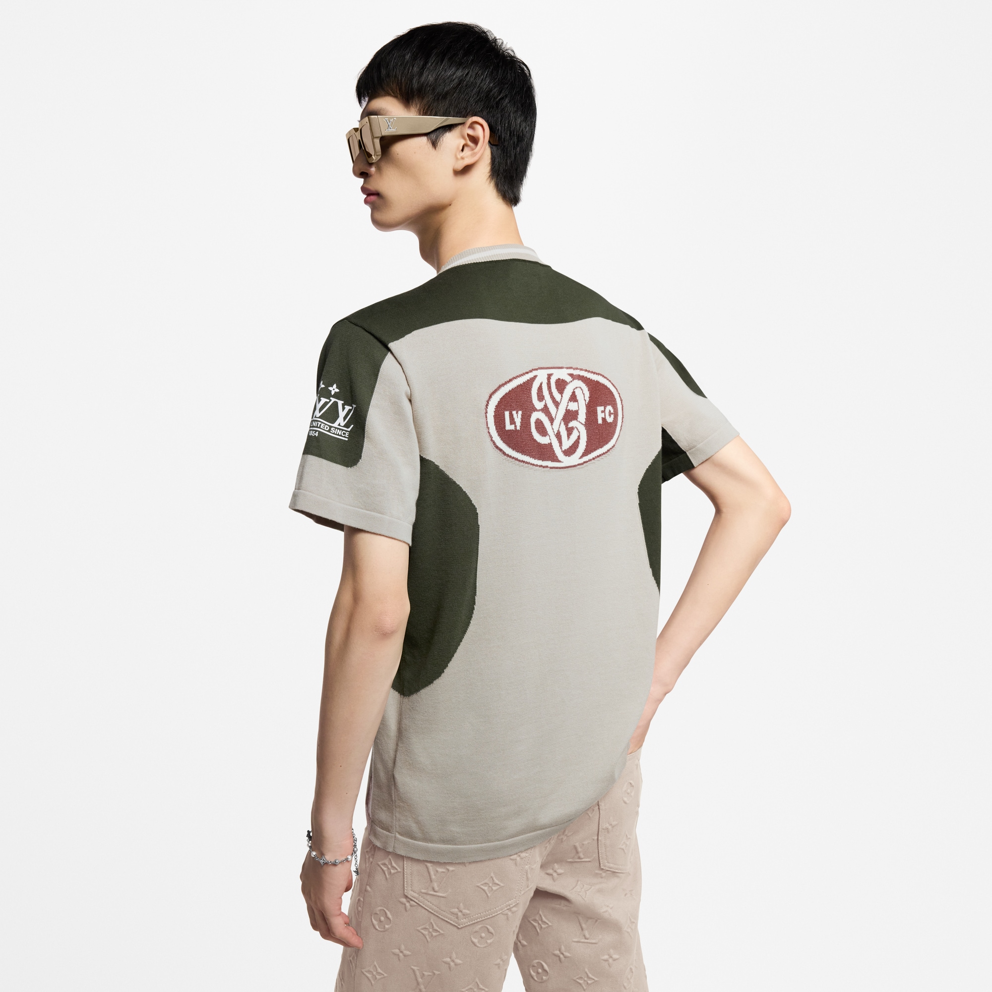เสื้อคอกลมแขนสั้นถักแบบ Intarsia  in ผู้ชาย