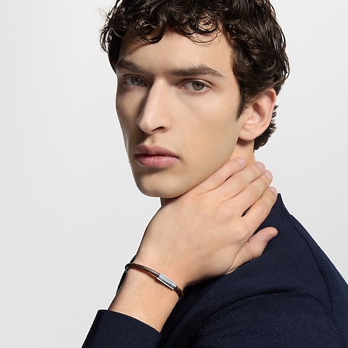 กำไลข้อมือ Keep It Monogram Eclipse in ผู้ชาย's แฟชั่นจิวเวลรี่ กำไลและสร้อยข้อมือ collections by Louis Vuitton (การย่อ/ขยายผลิตภัณฑ์)
