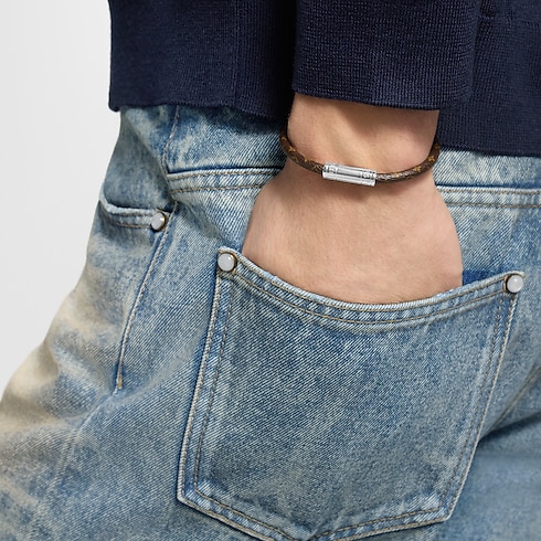 กำไลข้อมือ Keep It Monogram Eclipse in ผู้ชาย's แฟชั่นจิวเวลรี่ กำไลและสร้อยข้อมือ collections by Louis Vuitton (การย่อ/ขยายผลิตภัณฑ์)