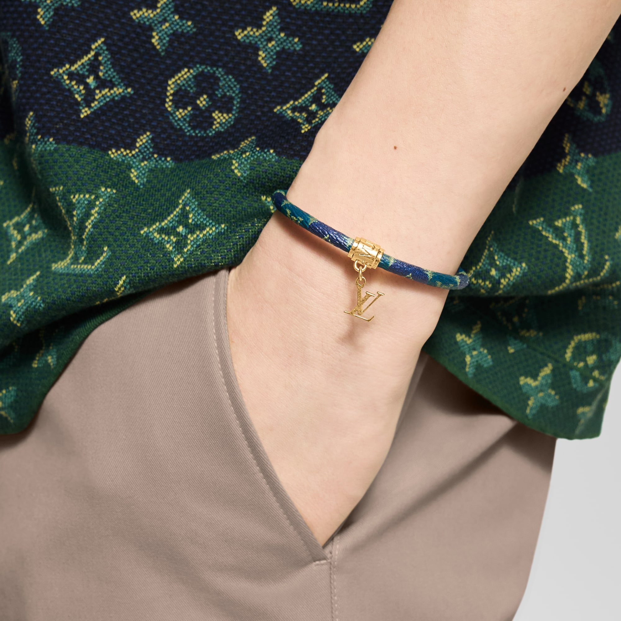 กำไลข้อมือ Keep It College Monogram Heritage  in ผู้ชาย