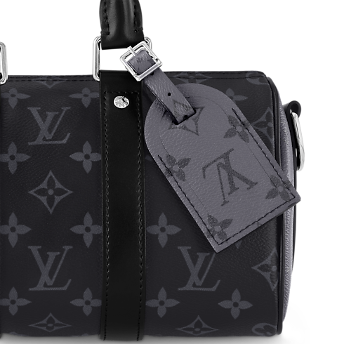 กระเป๋ารุ่น Keepall Bandoulière 25 Monogram Eclipse in ผู้ชาย's กระเป๋า กระเป๋าสำหรับผู้ชาย collections by Louis Vuitton (การย่อ/ขยายผลิตภัณฑ์)