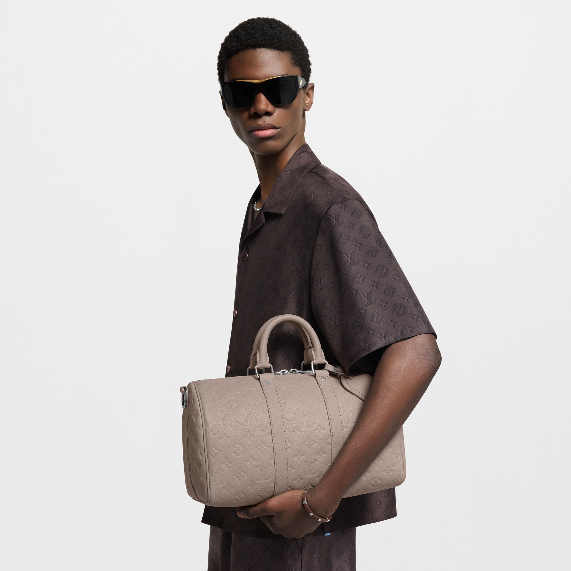 กระเป๋ารุ่น Keepall Bandoulière 35 Taurillon Monogram in กระเป๋าและผลิตภัณฑ์เครื่องหนังขนาดเล็ก