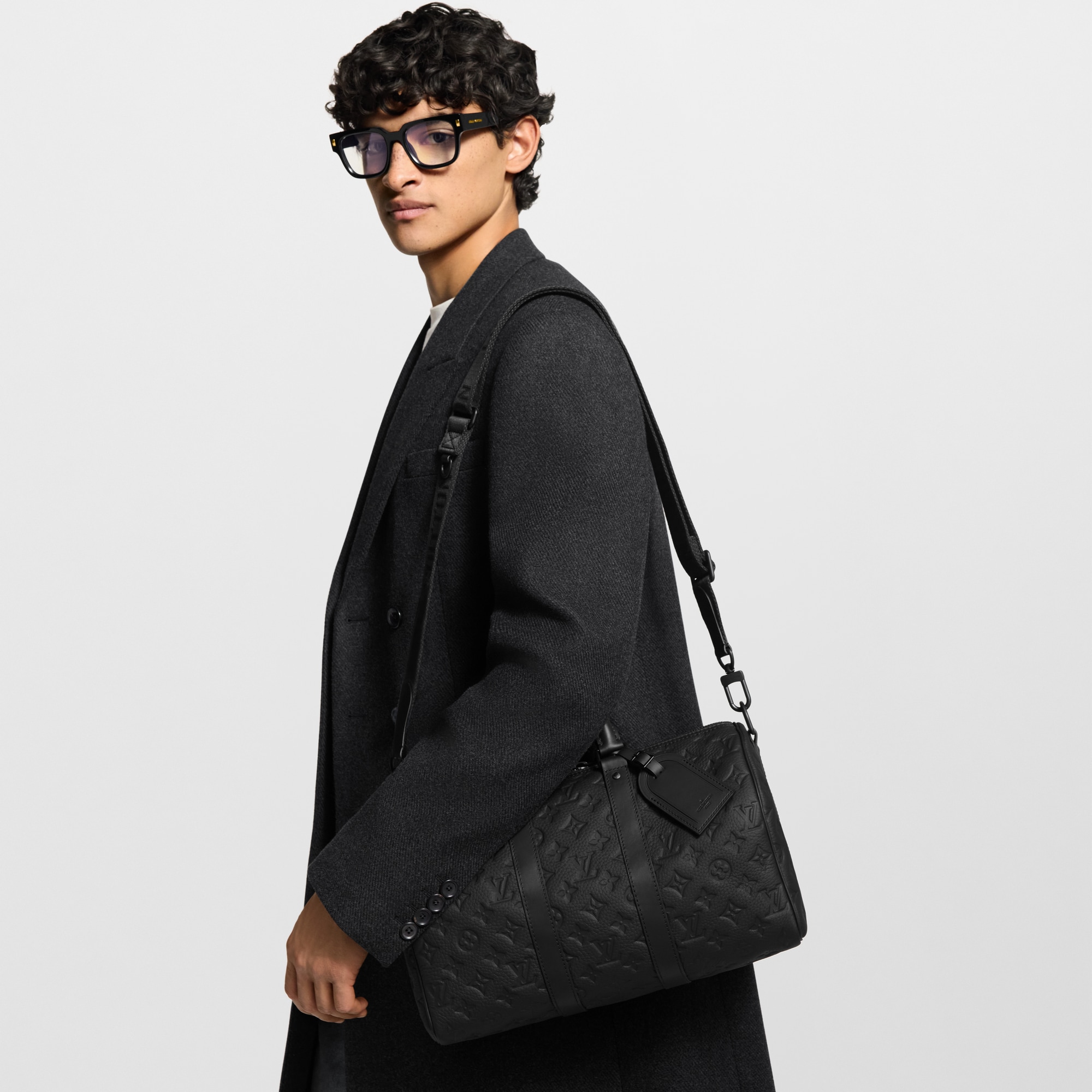 กระเป๋ารุ่น Keepall Bandoulière 35 หนัง Taurillon ลาย Monogram  in ผู้ชาย
