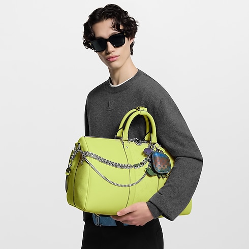 กระเป๋ารุ่น Keepall Bandoulière 45 Taigarama in กระเป๋าและผลิตภัณฑ์เครื่องหนังขนาดเล็ก's สำหรับผู้ชาย ไอคอนิก collections by Louis Vuitton (การย่อ/ขยายผลิตภัณฑ์)