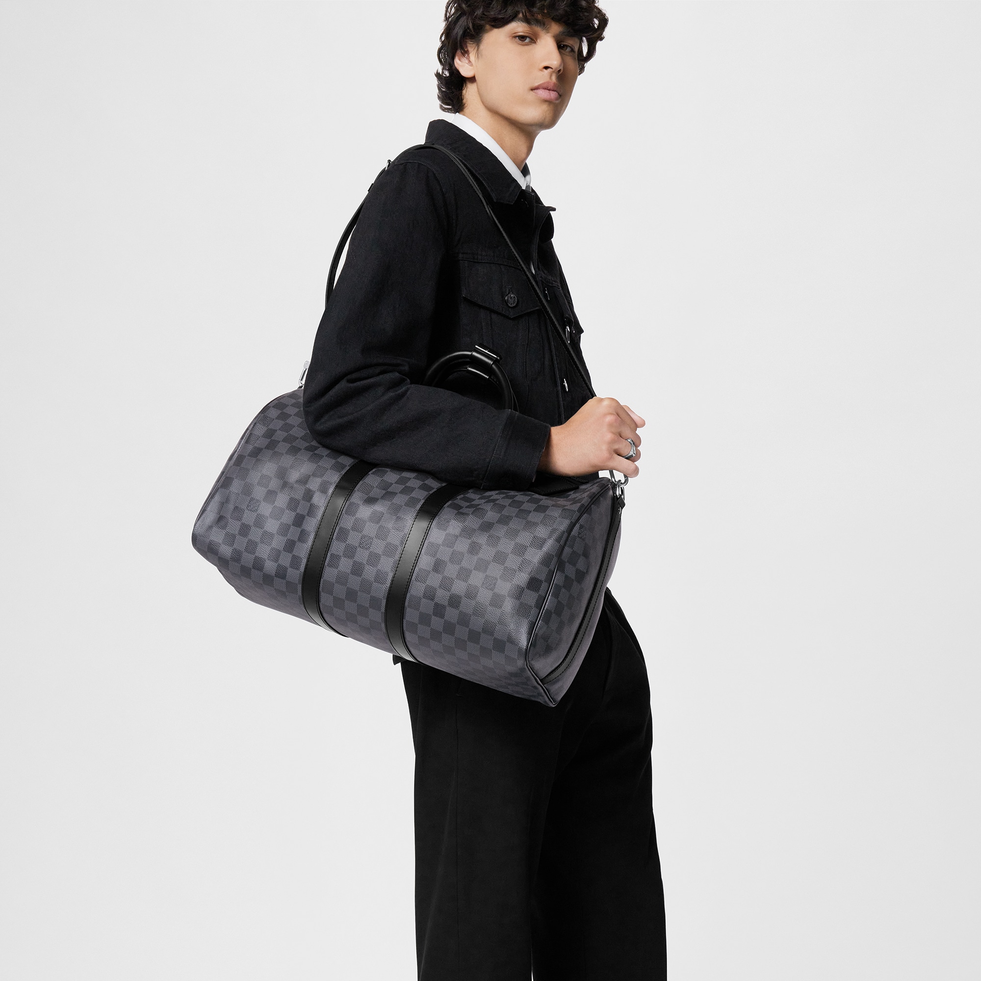 กระเป๋ารุ่น Keepall Bandoulière 45 Damier Graphite แคนวาส in ผู้ชาย