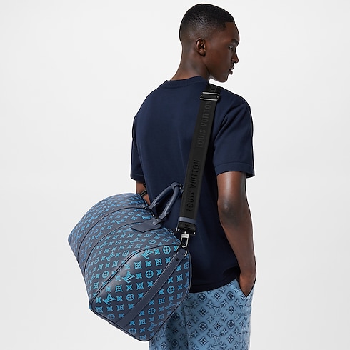 กระเป๋ารุ่น Keepall Bandoulière 50 หนัง Monogram Shadow in ผู้ชาย's Discontinued Product Obs 11 collections by Louis Vuitton (การย่อ/ขยายผลิตภัณฑ์)