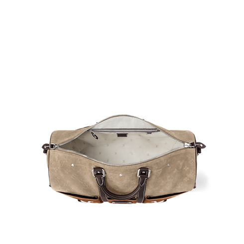 กระเป๋ารุ่น Keepall Bandoulière 50 Monogram ประเภทอื่น in ผู้ชาย's การเดินทางและท่องเที่ยว กระเป๋าเดินทางแบบถือสำหรับผู้ชาย collections by Louis Vuitton (การย่อ/ขยายผลิตภัณฑ์)