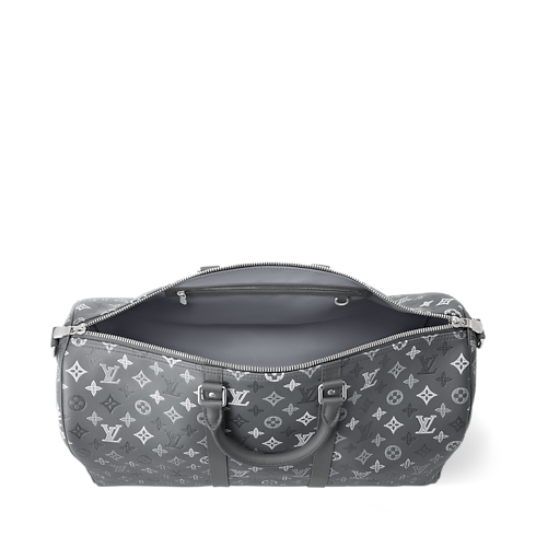 Keepall Bandoulière 50 Monogram Shadow in ทรังก์และการเดินทาง's กระเป๋าเดินทาง กระเป๋าเดินทางทั้งหมด collections by Louis Vuitton (การย่อ/ขยายผลิตภัณฑ์)