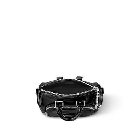 กระเป๋ารุ่น Keepall Cargo Bandoulière 25 หนังประเภทอื่น in กระเป๋าและผลิตภัณฑ์เครื่องหนังขนาดเล็ก's สำหรับผู้ชาย ไอคอนิก collections by Louis Vuitton (การย่อ/ขยายผลิตภัณฑ์)