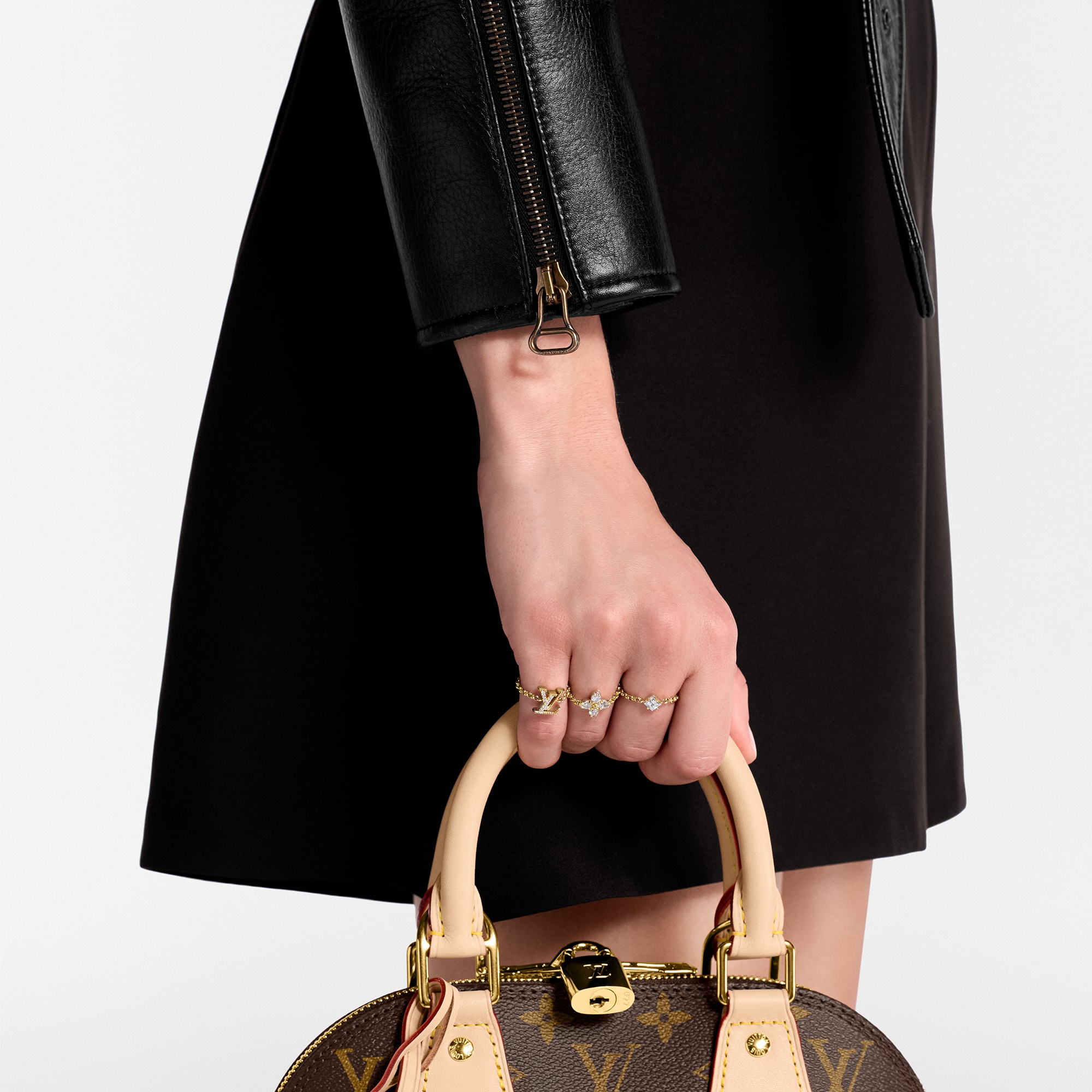 เซ็ตแหวน Lady LV . in ผู้หญิง