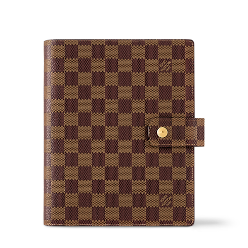 ปกสมุดบันทึกขนาดใหญ่ Damier Ebene in กระเป๋าและผลิตภัณฑ์เครื่องหนังขนาดเล็ก's รังสรรค์ผลิตภัณฑ์เครื่องหนังในแบบของคุณ } collections by Louis Vuitton (การย่อ/ขยายผลิตภัณฑ์)