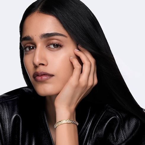 Le Damier de Louis Vuitton Double Row Bracelet, Yellow Gold and Diamonds in จิวเวลรี่'s หมวดหมู่ กำไลและสร้อยข้อมือ collections by Louis Vuitton (การย่อ/ขยายผลิตภัณฑ์)