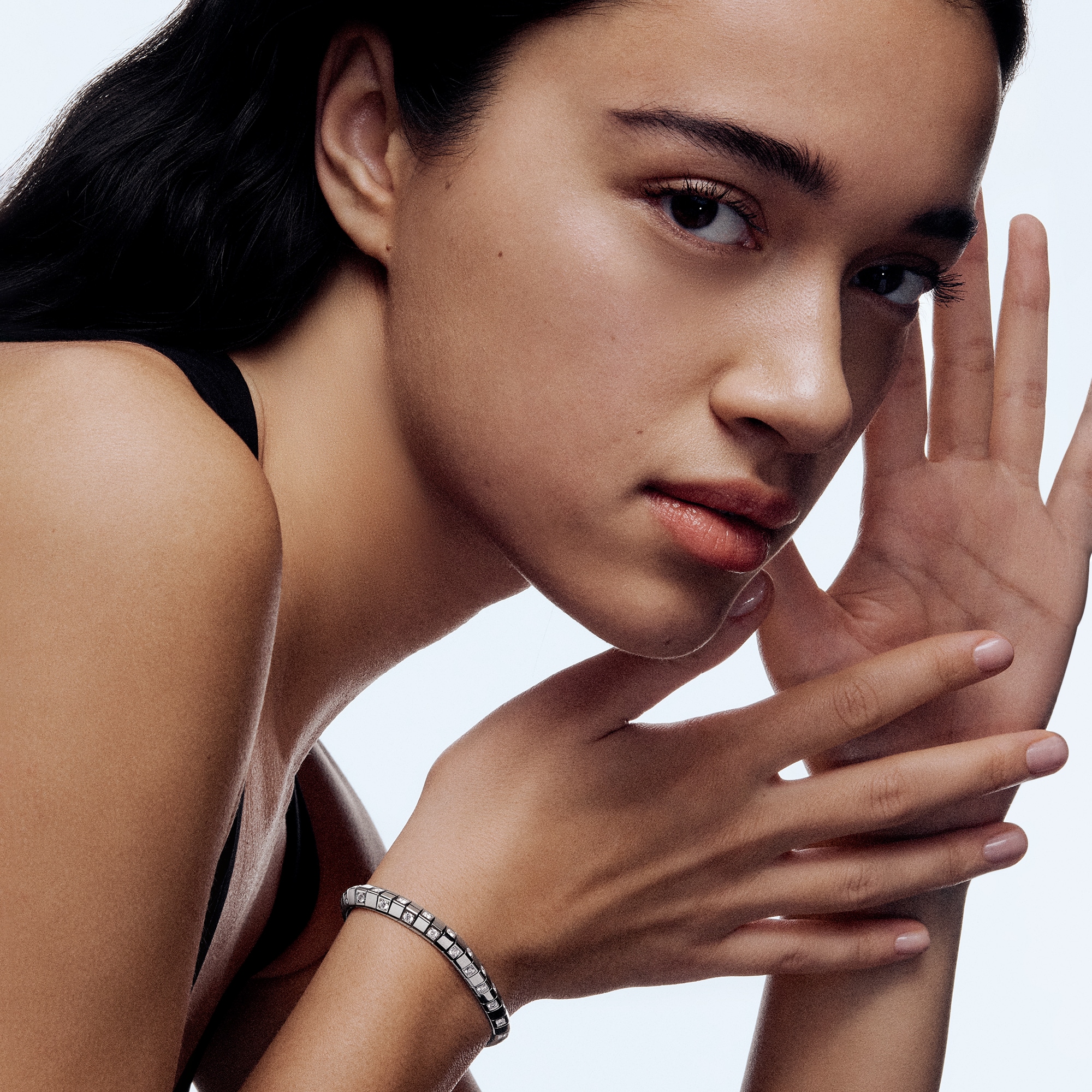 กำไลข้อมือขนาดใหญ่ Le Damier de Louis Vuitton ไวท์โกลด์และเพชร  in จิวเวลรี่