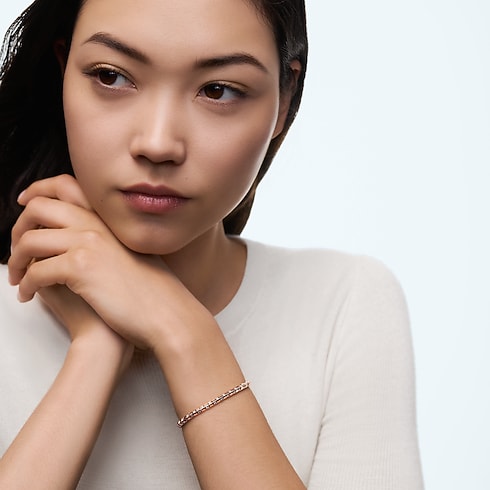 สร้อยข้อมือเส้นเล็ก Le Damier de Louis Vuitton โรสโกลด์และเพชร in จิวเวลรี่'s หมวดหมู่ กำไลและสร้อยข้อมือ collections by Louis Vuitton (การย่อ/ขยายผลิตภัณฑ์)