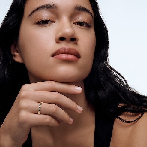 แหวนขนาดเล็ก Le Damier de Louis Vuitton เยลโลว์โกลด์และเพชร in จิวเวลรี่'s หมวดหมู่ แหวน collections by Louis Vuitton (การย่อ/ขยายผลิตภัณฑ์)