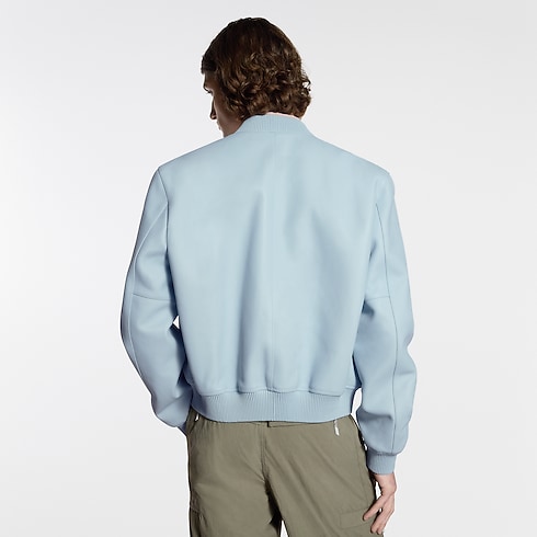 เสื้อแจ็คเก็ตบลูซงหนัง in ผู้ชาย's เสื้อผ้า เสื้อโค้ทกันหนาวสำหรับผู้ชาย collections by Louis Vuitton (การย่อ/ขยายผลิตภัณฑ์)