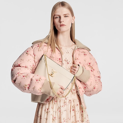 กระเป๋ารุ่น Lock and Walk Lockme in ผู้หญิง's กระเป๋าถือ คอลเล็คชั่นทั้งหมด collections by Louis Vuitton (การย่อ/ขยายผลิตภัณฑ์)