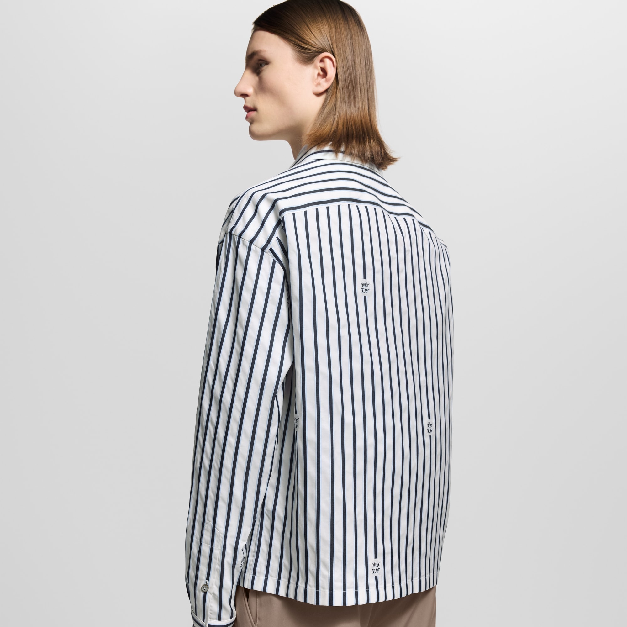 เสื้อเชิ้ตแขนยาวซิปหน้า  in ผู้ชาย