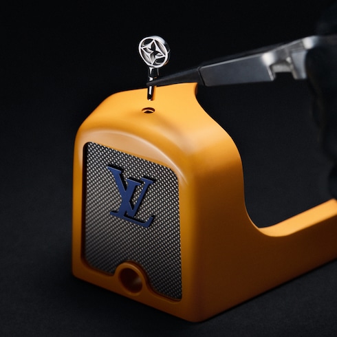 Louis Vuitton Camionnette in นาฬิกา's นาฬิกาข้อมือแบรนด์หรู } collections by Louis Vuitton