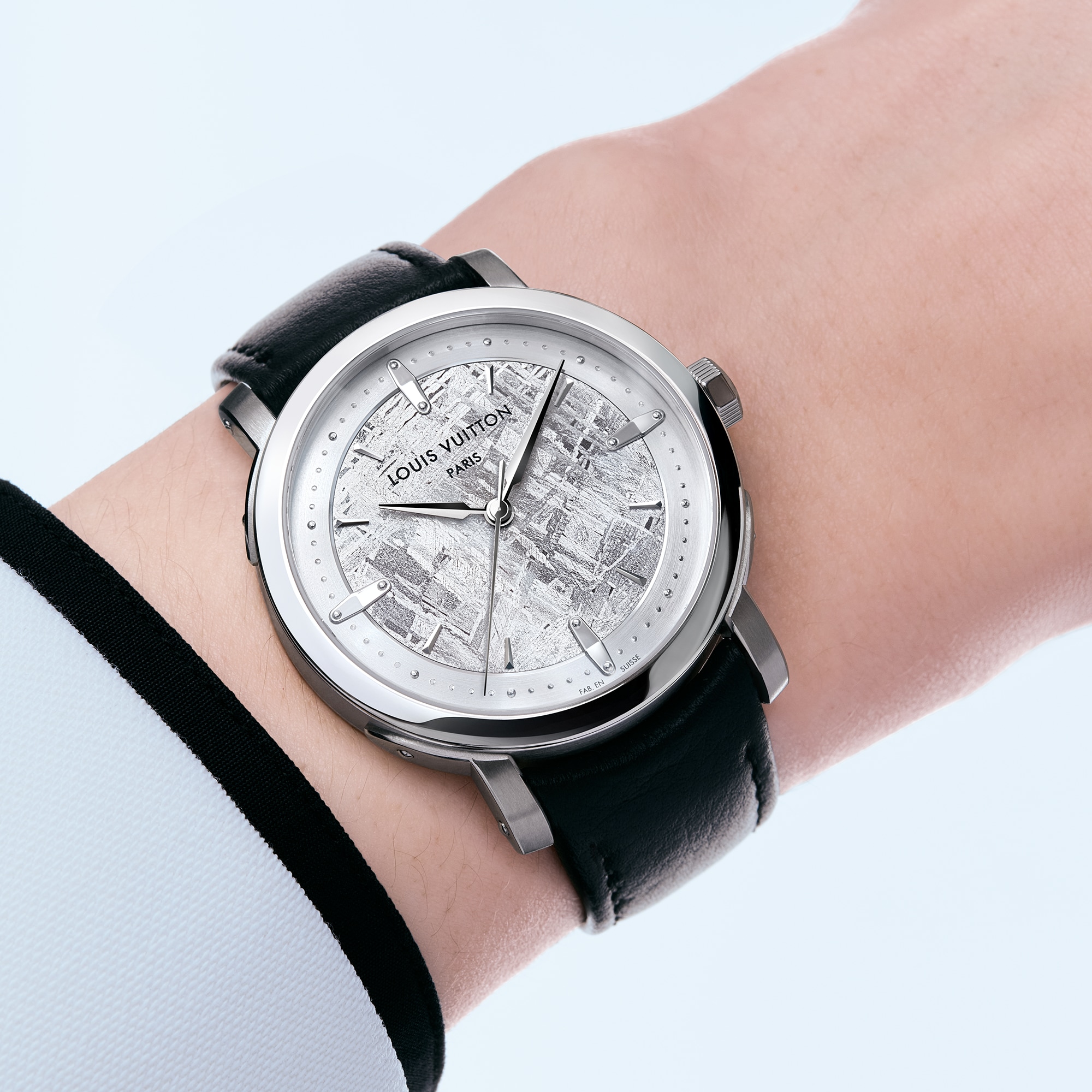 นาฬิการุ่น Louis Vuitton Escale ระบบอัตโนมัติ 39 มม. แพลทินัม  in นาฬิกา