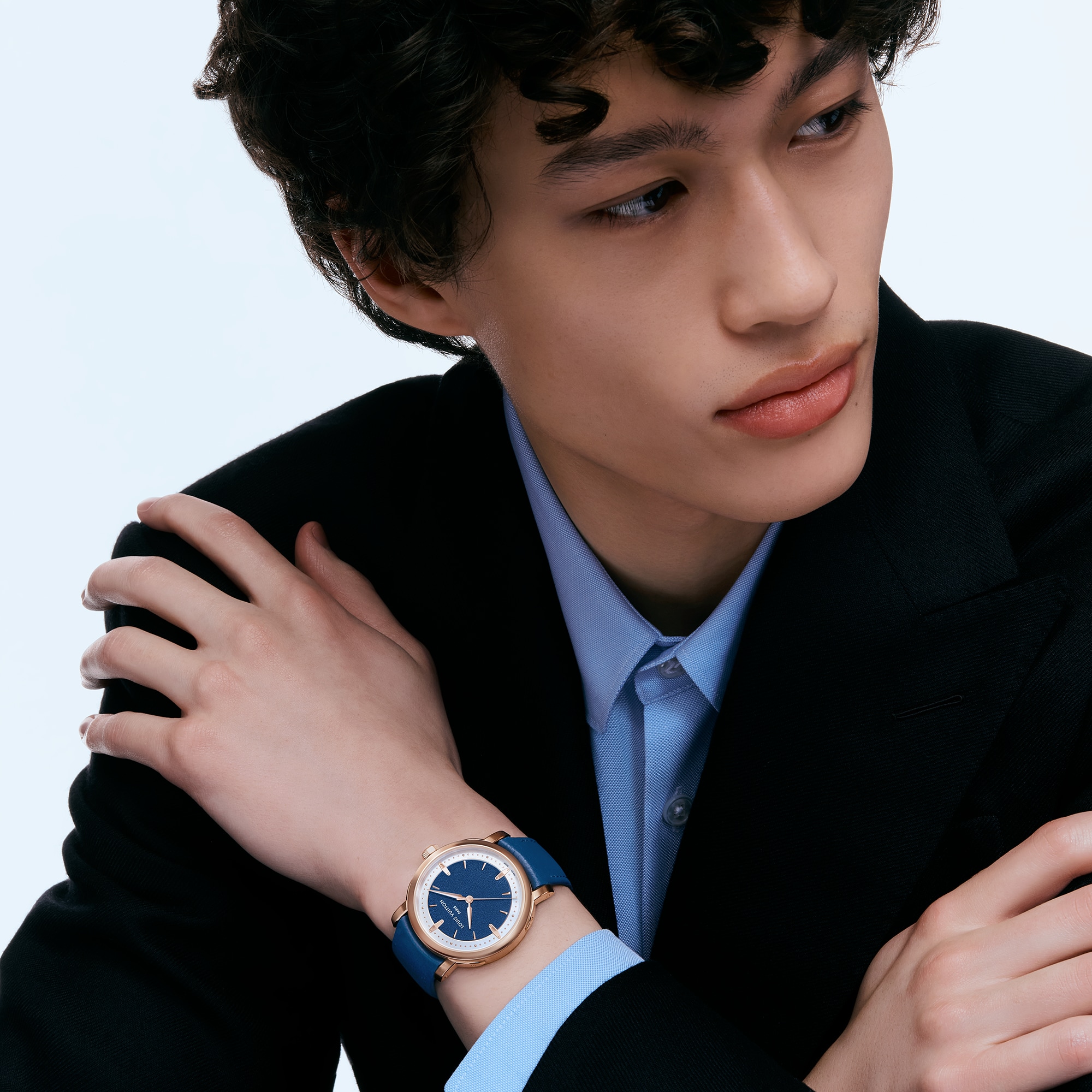 นาฬิการุ่น Louis Vuitton Escale ระบบอัตโนมัติ 39 มม. พิงค์โกลด์  in นาฬิกา