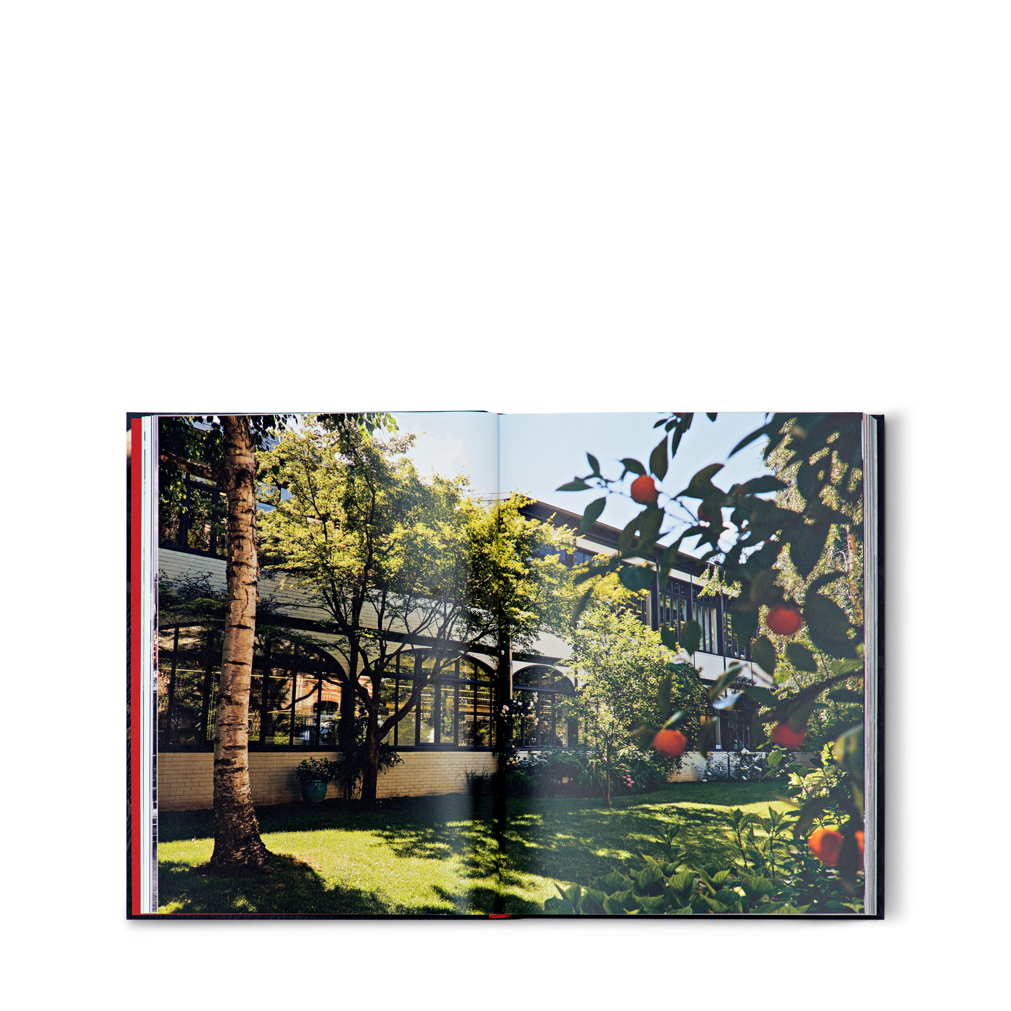 หนังสือ Louis Vuitton Manufactures  in ทรังก์ การเดินทาง และ บ้าน