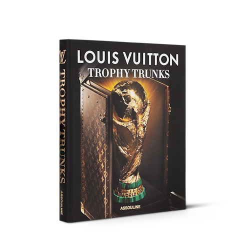หนังสือ Louis Vuitton Trophy Trunks in ทรังก์ การเดินทาง และ บ้าน's หนังสือและเครื่องเขียน หนังสือปกแข็ง collections by Louis Vuitton (การย่อ/ขยายผลิตภัณฑ์)