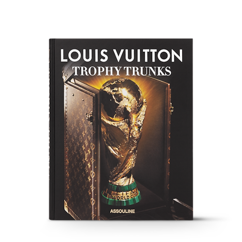 หนังสือ Louis Vuitton Trophy Trunks in ทรังก์ การเดินทาง และ บ้าน's หนังสือและเครื่องเขียน หนังสือปกแข็ง collections by Louis Vuitton (การย่อ/ขยายผลิตภัณฑ์)