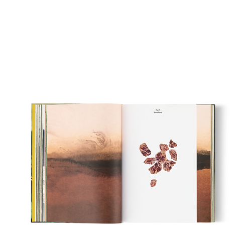 หนังสือ Louis Vuitton: A Perfume Atlas เวอร์ชันภาษาอังกฤษ in ทรังก์ การเดินทาง และ บ้าน's หนังสือและเครื่องเขียน หนังสือปกแข็ง collections by Louis Vuitton (การย่อ/ขยายผลิตภัณฑ์)