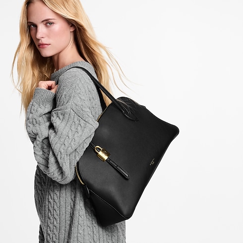 กระเป๋ารุ่น Low Key Duffle Tote Low Key in ผู้หญิง's กระเป๋าถือ กระเป๋าถือสำหรับผู้หญิง collections by Louis Vuitton (การย่อ/ขยายผลิตภัณฑ์)