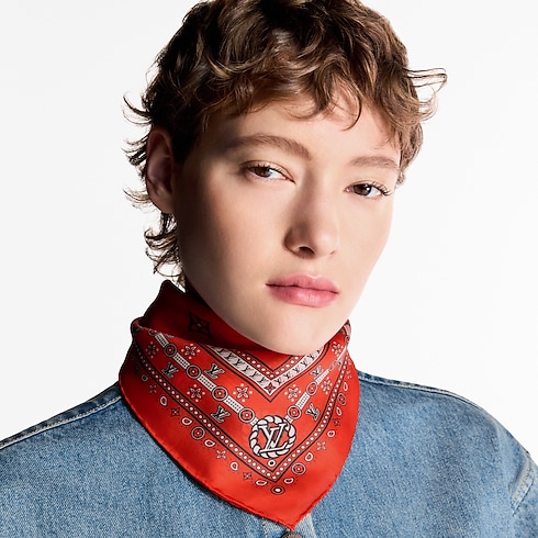ผ้า Square รุ่น LV Bandana 55 . in ผู้หญิง's แอคเซสเซอรี่ ผ้าโพกหัวสำหรับผู้หญิง collections by Louis Vuitton (การย่อ/ขยายผลิตภัณฑ์)