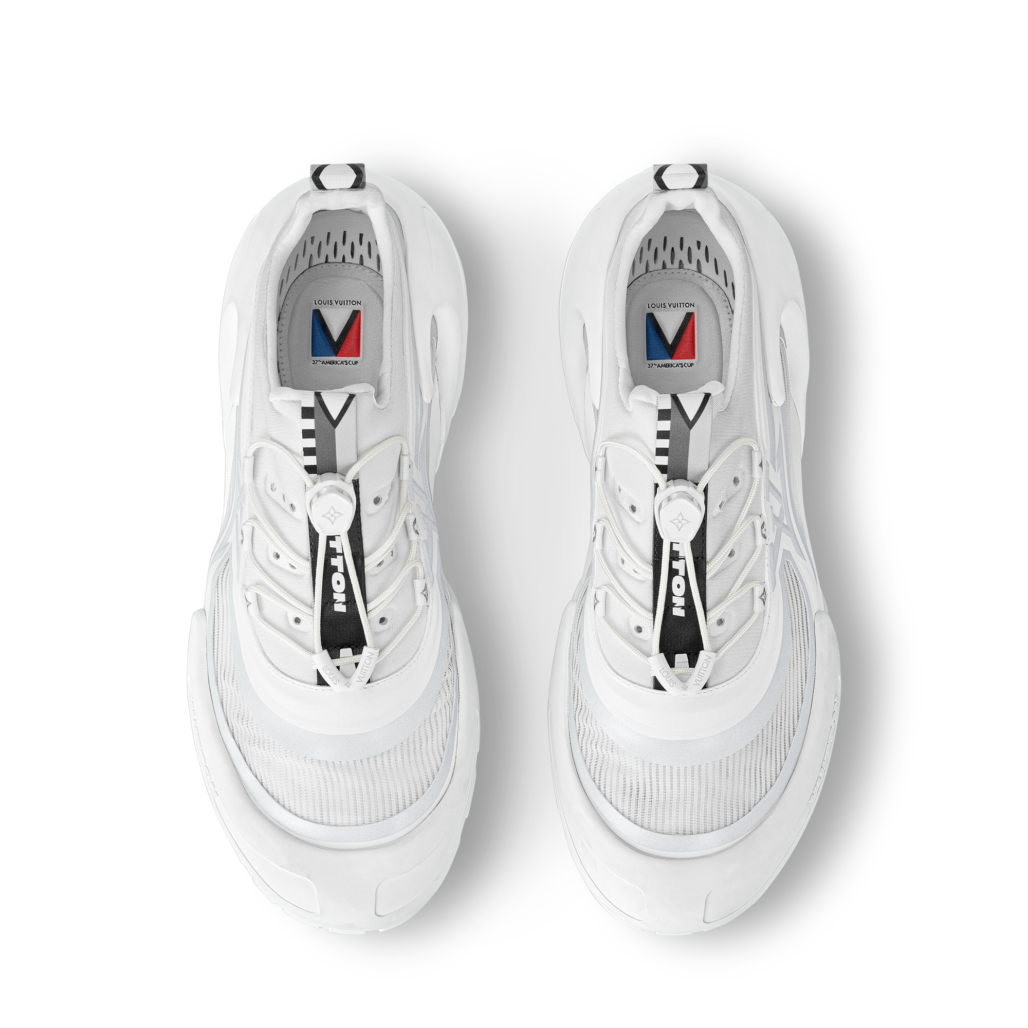 รองเท้าผ้าใบรุ่น LV Barracuda  in ผู้ชาย