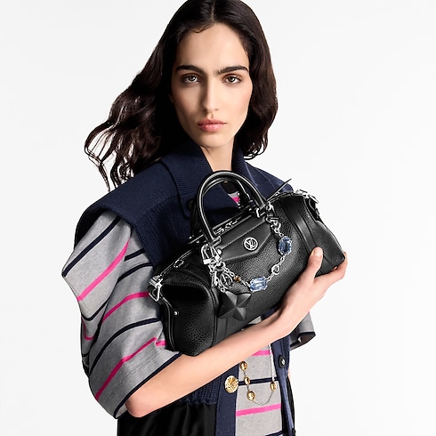 กระเป๋ารุ่น LV Biker PM H27 in ผู้หญิง's กระเป๋าถือ กระเป๋าถือสำหรับผู้หญิง collections by Louis Vuitton (การย่อ/ขยายผลิตภัณฑ์)