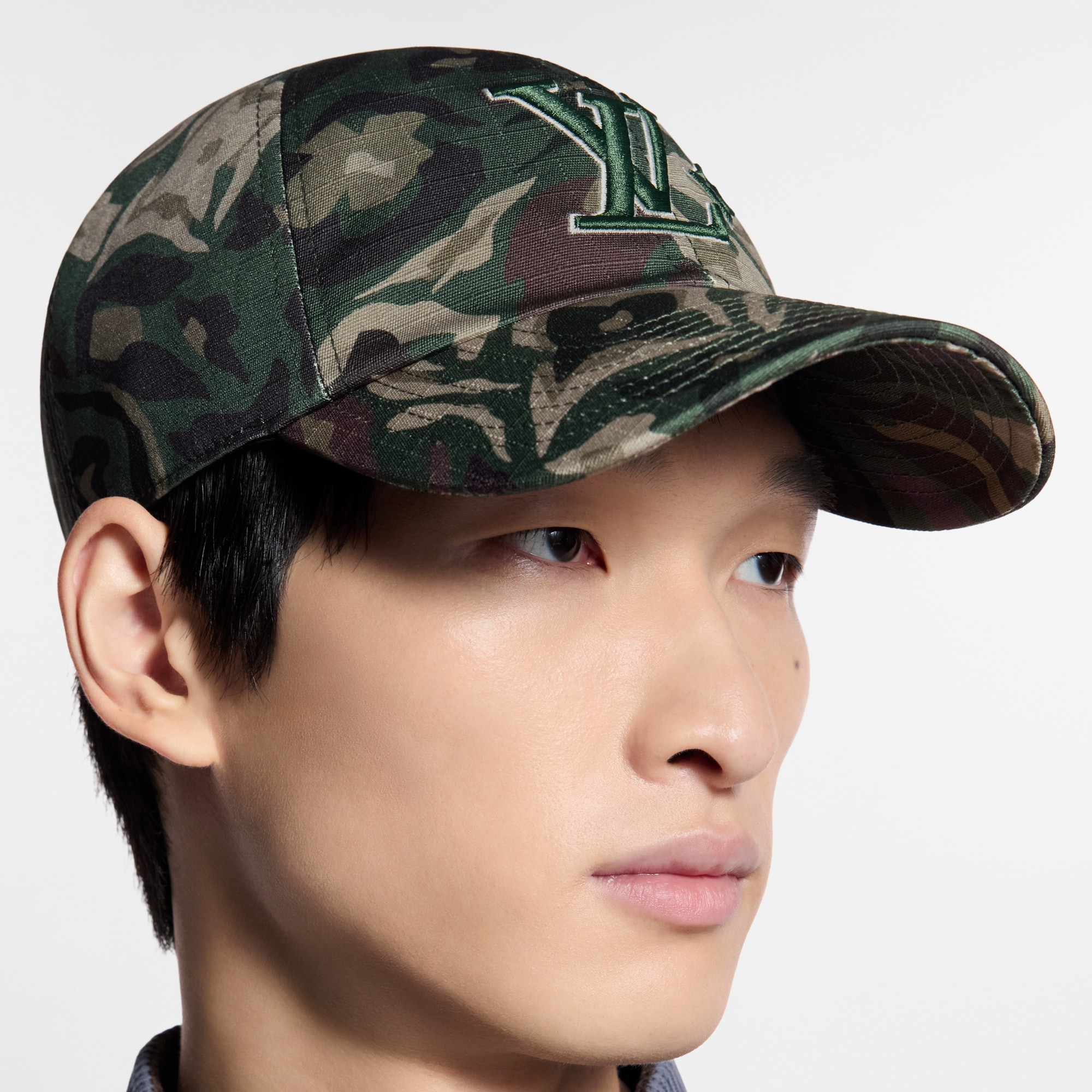 หมวกแก็ปรุ่น LV Camo . in ผู้ชาย