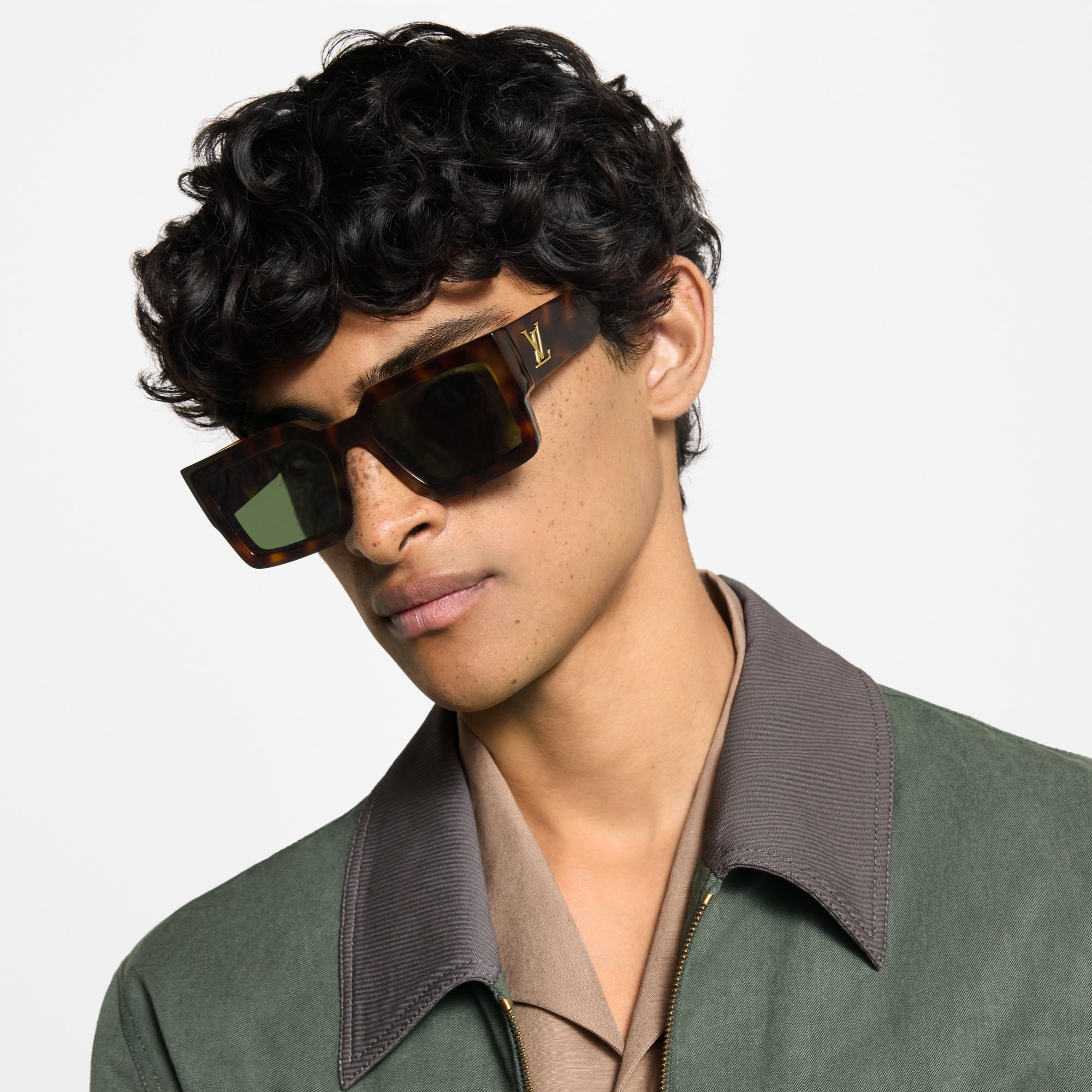 แว่นตากันแดดทรงสี่เหลี่ยมรุ่น LV Clash . in ผู้ชาย