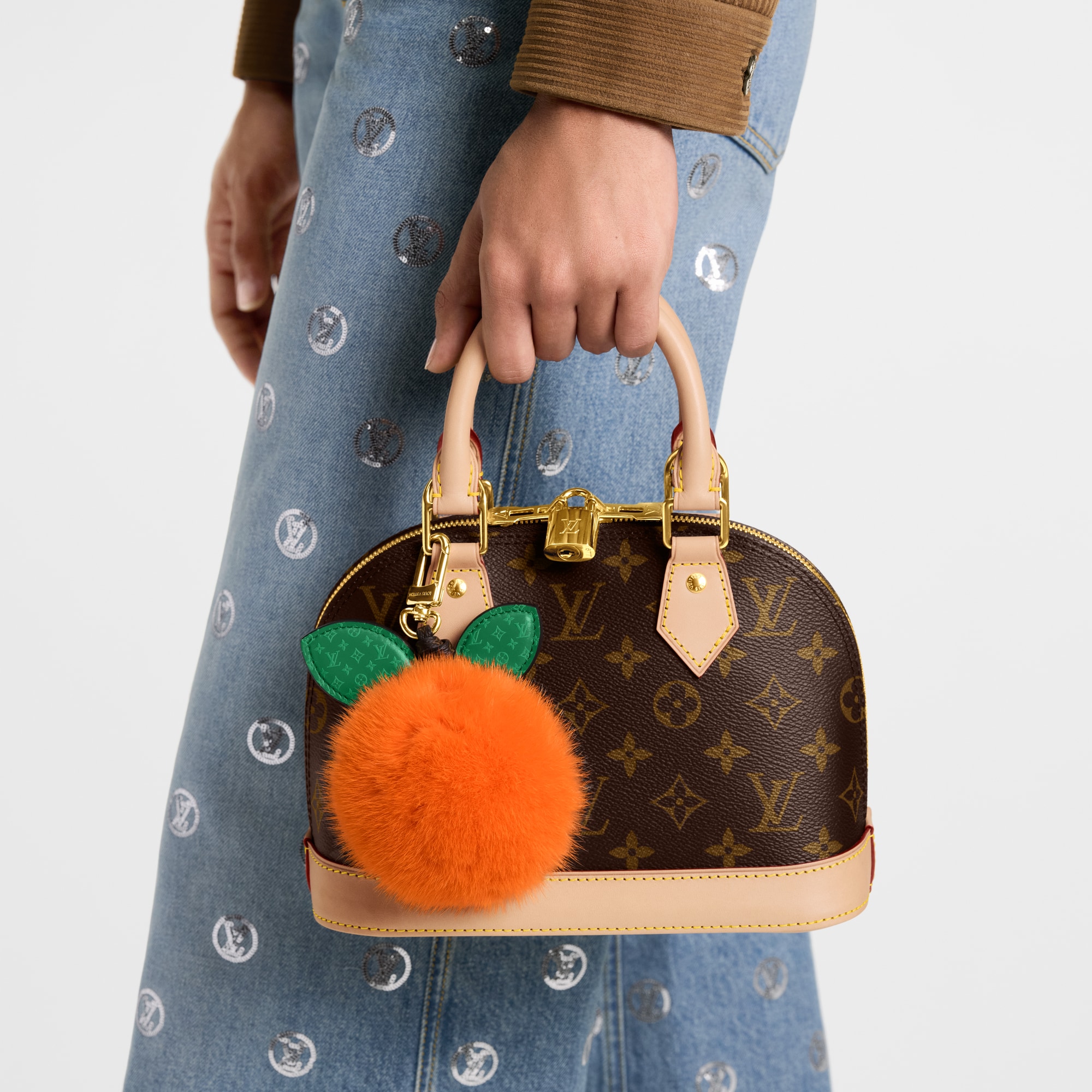 กระเป๋าเพาช์รุ่น LV Clementine . in ผู้หญิง