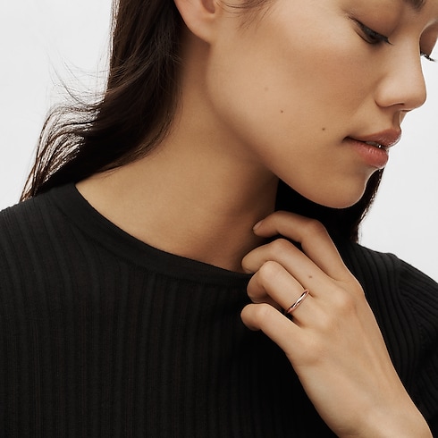 แหวนแต่งงาน LV Diamonds 3 มม. พิงค์โกลด์ in จิวเวลรี่'s หมวดหมู่ แหวนแต่งงาน collections by Louis Vuitton (การย่อ/ขยายผลิตภัณฑ์)