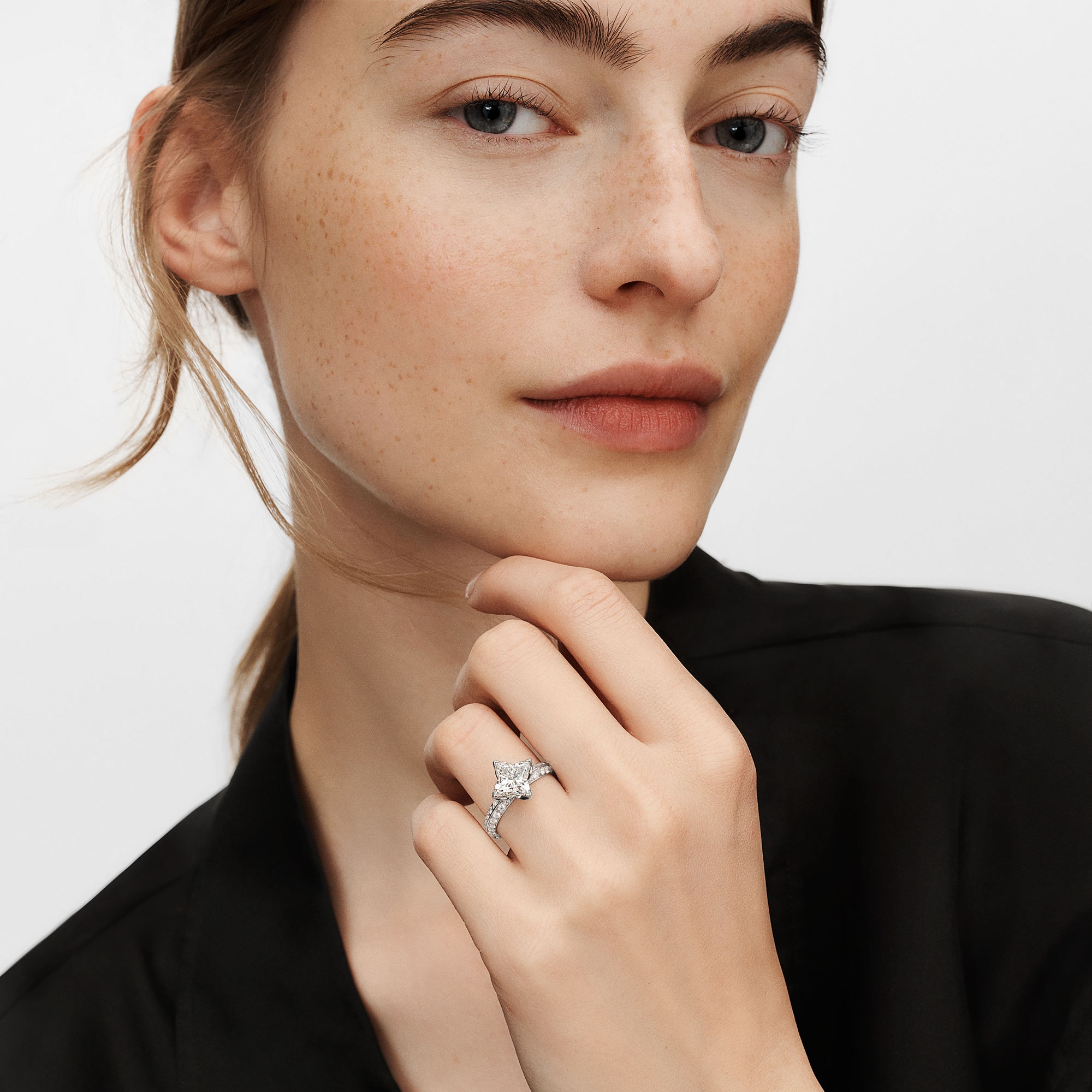 แหวน LV Diamonds Pavé Solitaire เพชรเจียระไนรูป LV Monogram Star  in จิวเวลรี่