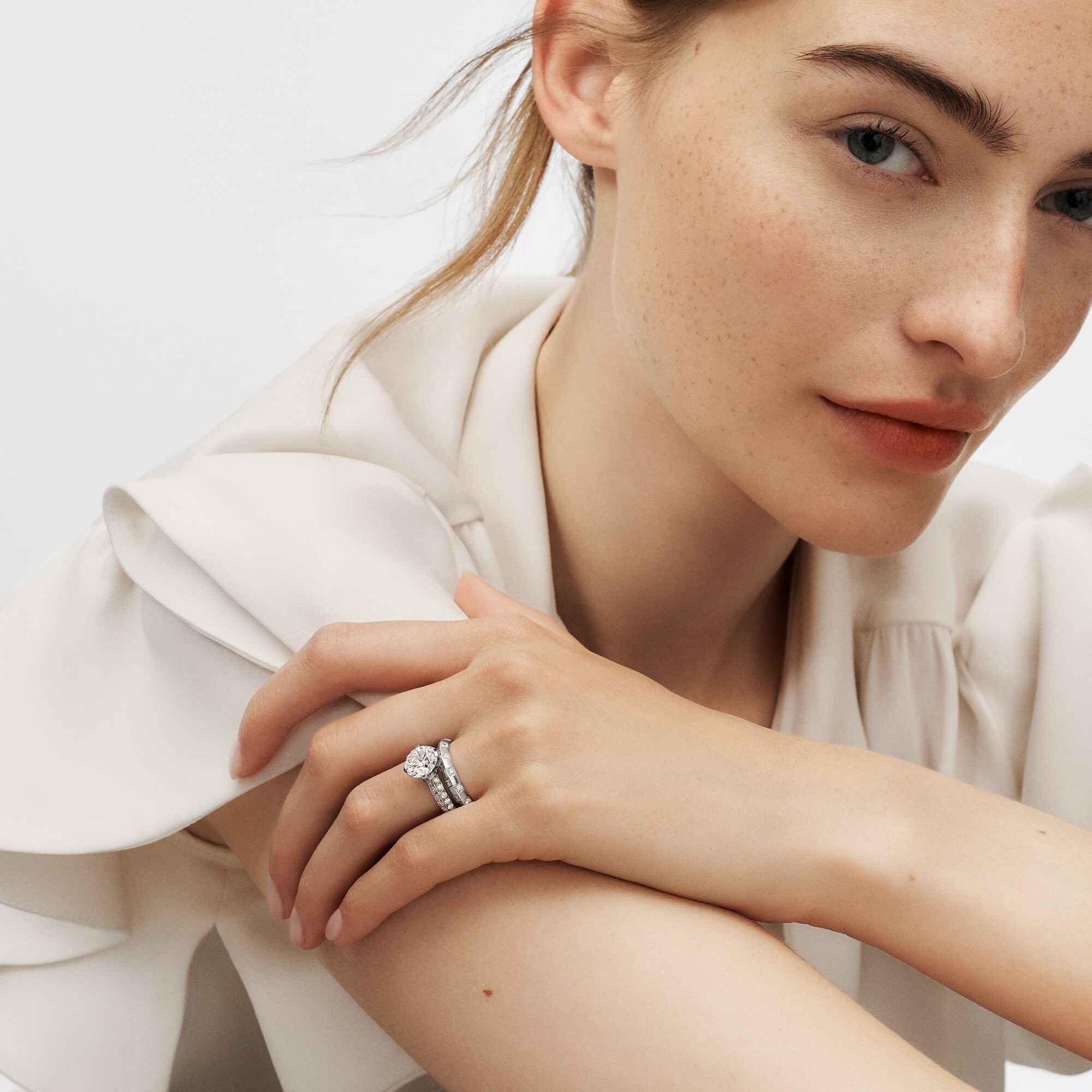 แหวน LV Diamonds Pavé Solitaire เพชรเจียระไนทรงกลม  in จิวเวลรี่