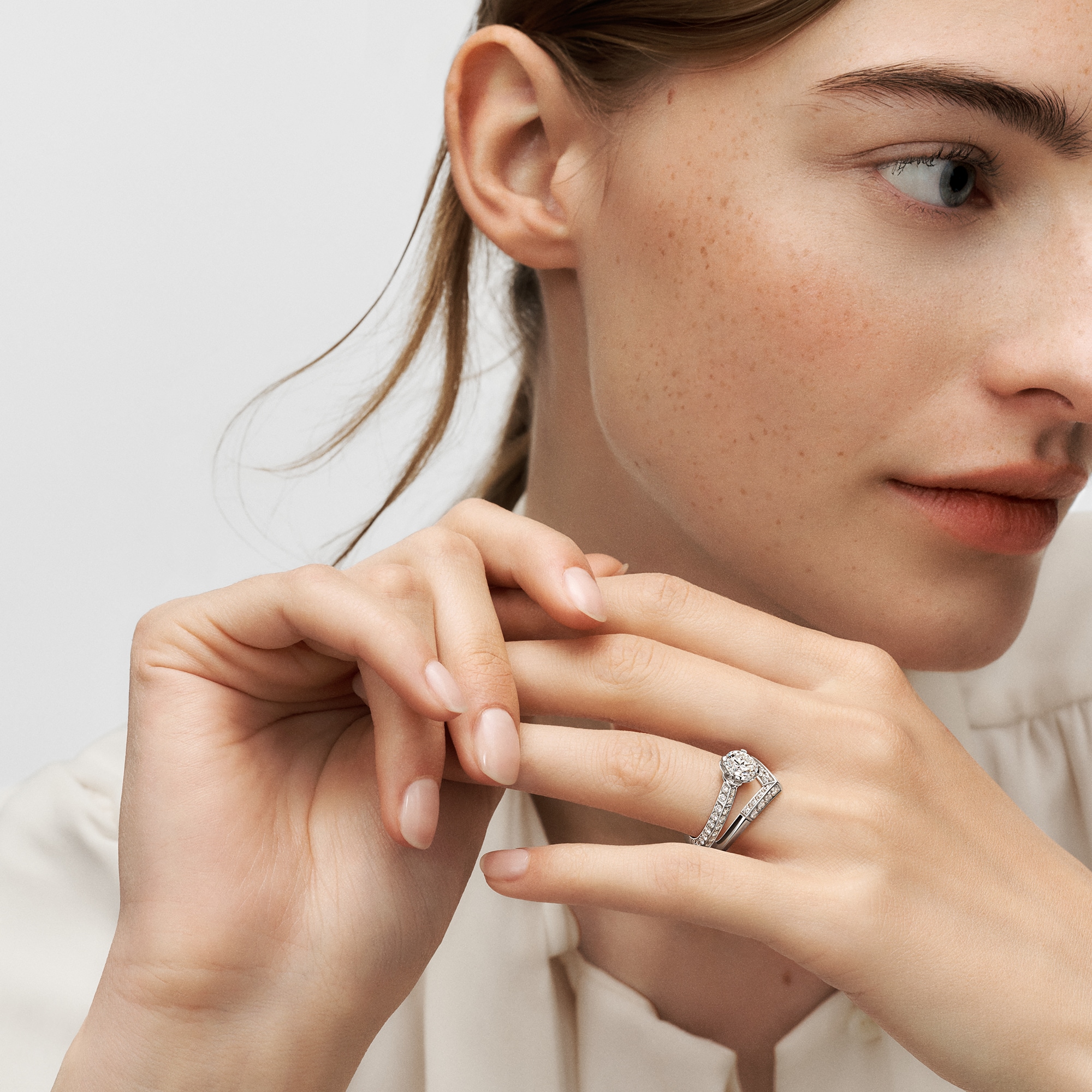 แหวน LV Diamonds Pavé Solitaire เพชรเจียระไนทรงกลม  in จิวเวลรี่